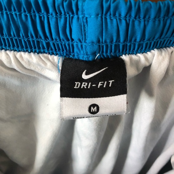 Blue nike shorts - Picture 2 of 3